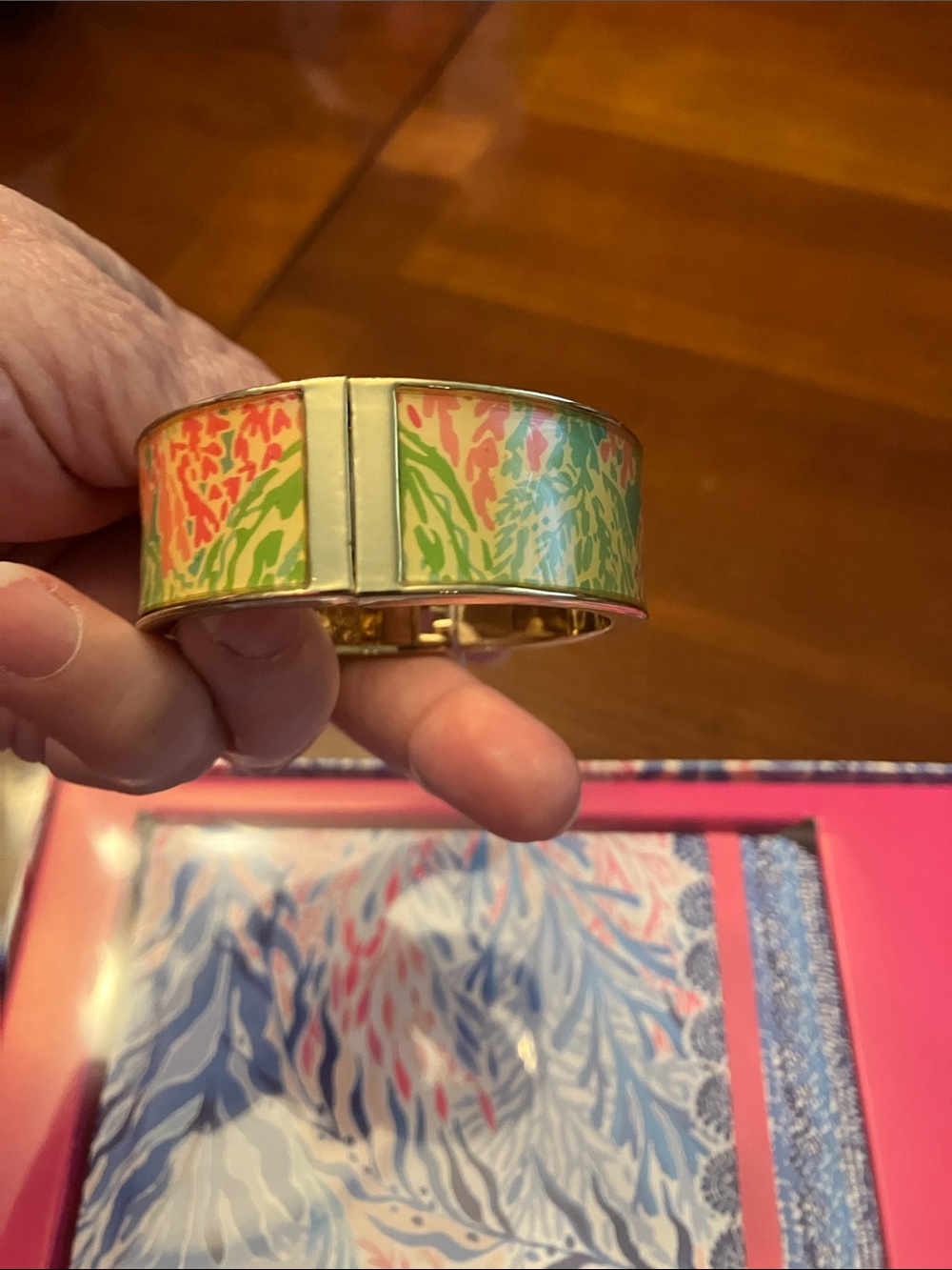 LILLY PULITZER. MOTHER’S DAY GIFT. NWT ON BOTH-JOURNAL SET & BANGLE BRACELET. - Picture 4 of 15